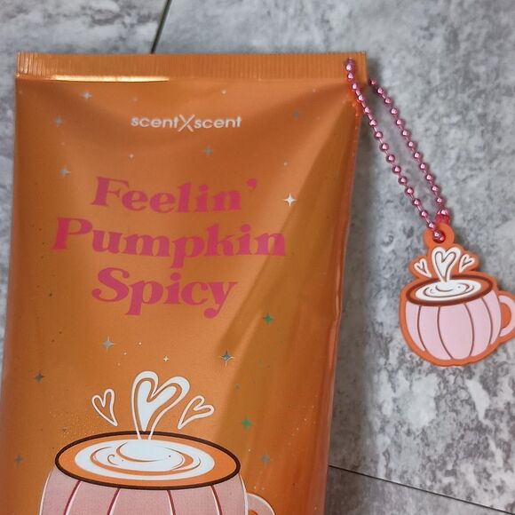 Sunflower Fields Hand Soap and Kitchen Bathroom Set Pumpkin Hand & Body Lotion - Picture 2 of 5